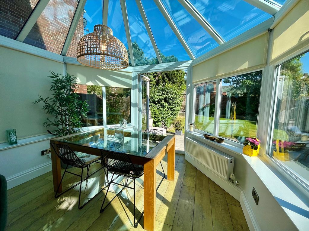 Property photo 3 of 32 Conservatory