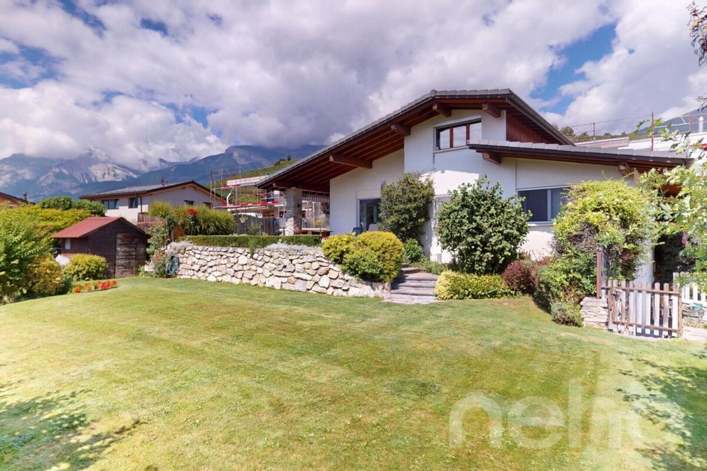 Property photo 2 of 13