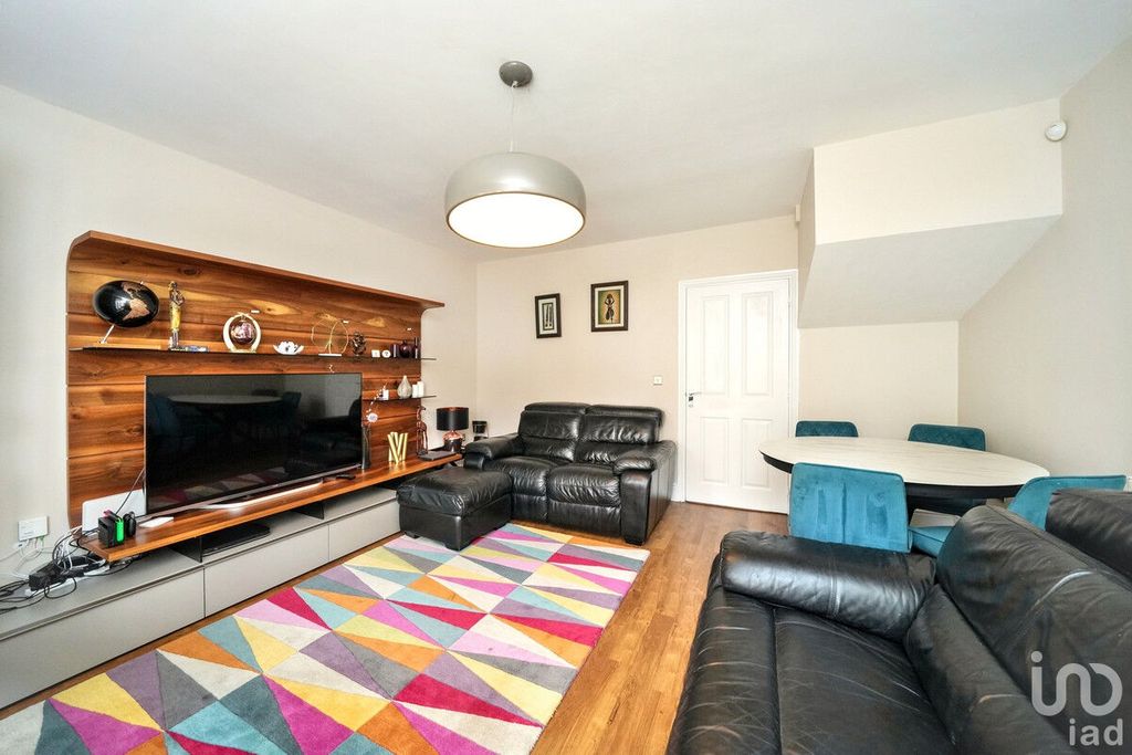 Property photo 2 of 29