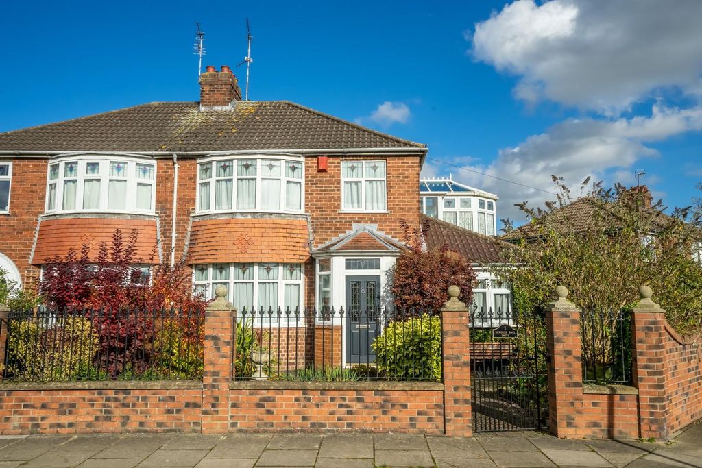 Property photo 1 of 19 Heworth Hall Drive (5 Of 35).Jpg