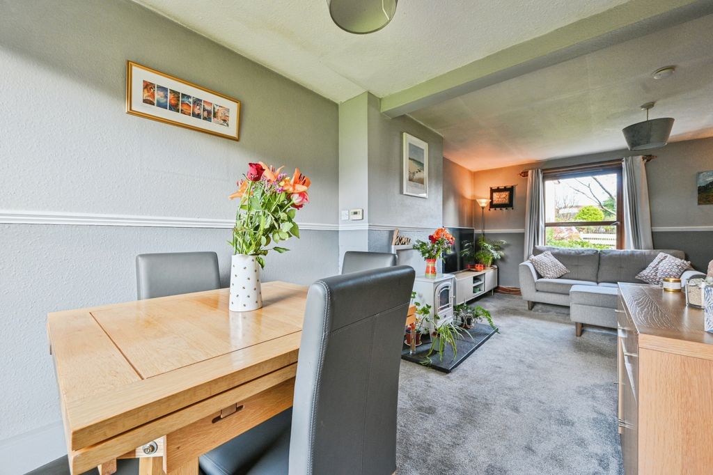 Property photo 3 of 18 Living / Dining Room