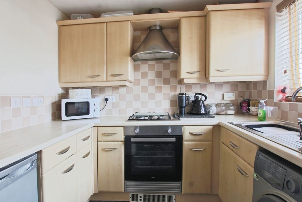 Property photo 2 of 11 4309535
