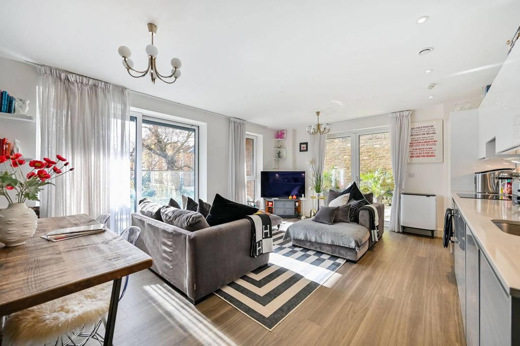 Property photo 3 of 13