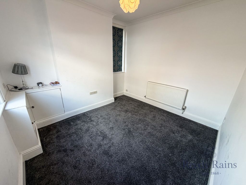 Property photo 2 of 11 Dining Room