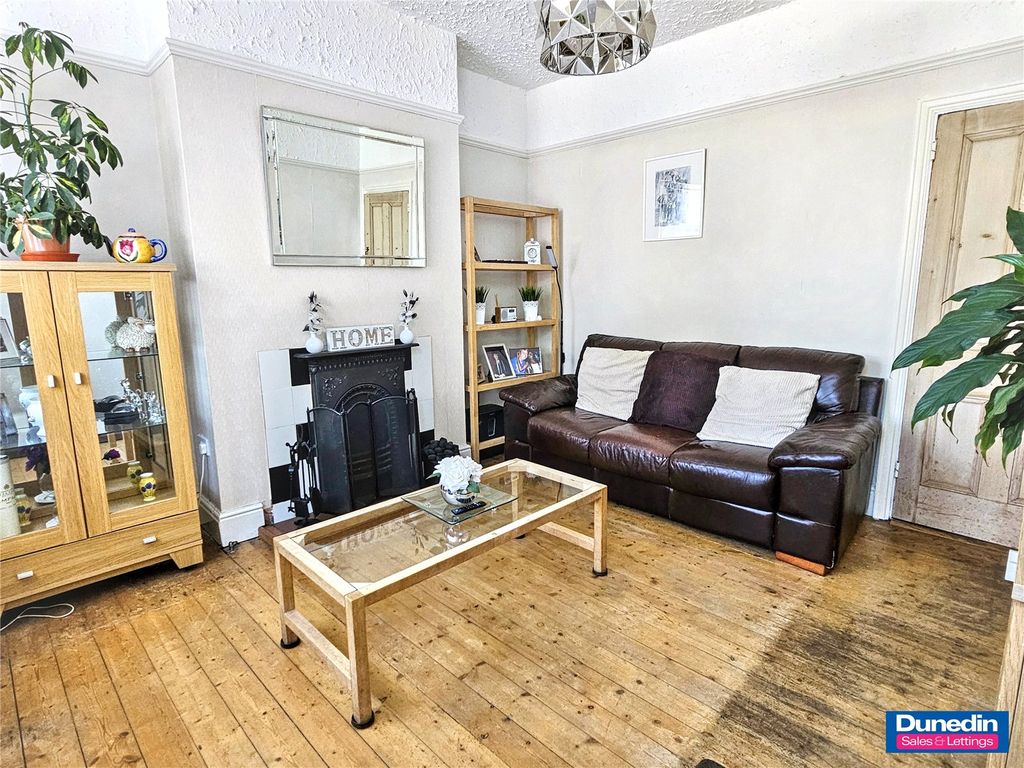 Property photo 3 of 20 Picture No. 02