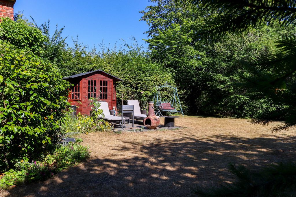 Property photo 3 of 27