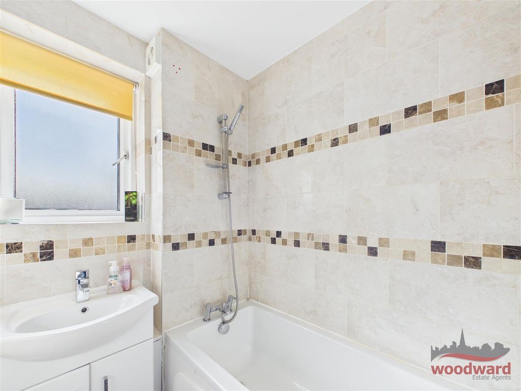 Property photo 3 of 11 Cam05267G0-Pr0195-Still003.Jpg