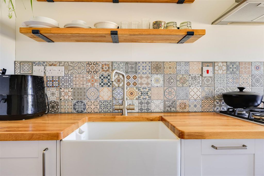 Property photo 3 of 10 Img_2224.Jpg