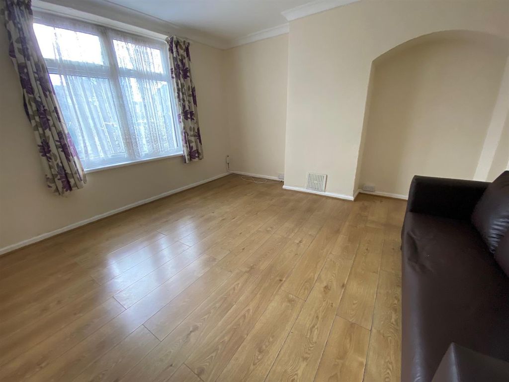 Property photo 2 of 9 G8.Jpg