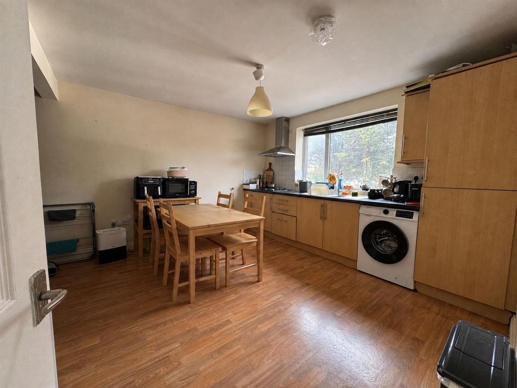 Property photo 2 of 11 Open Plan Living