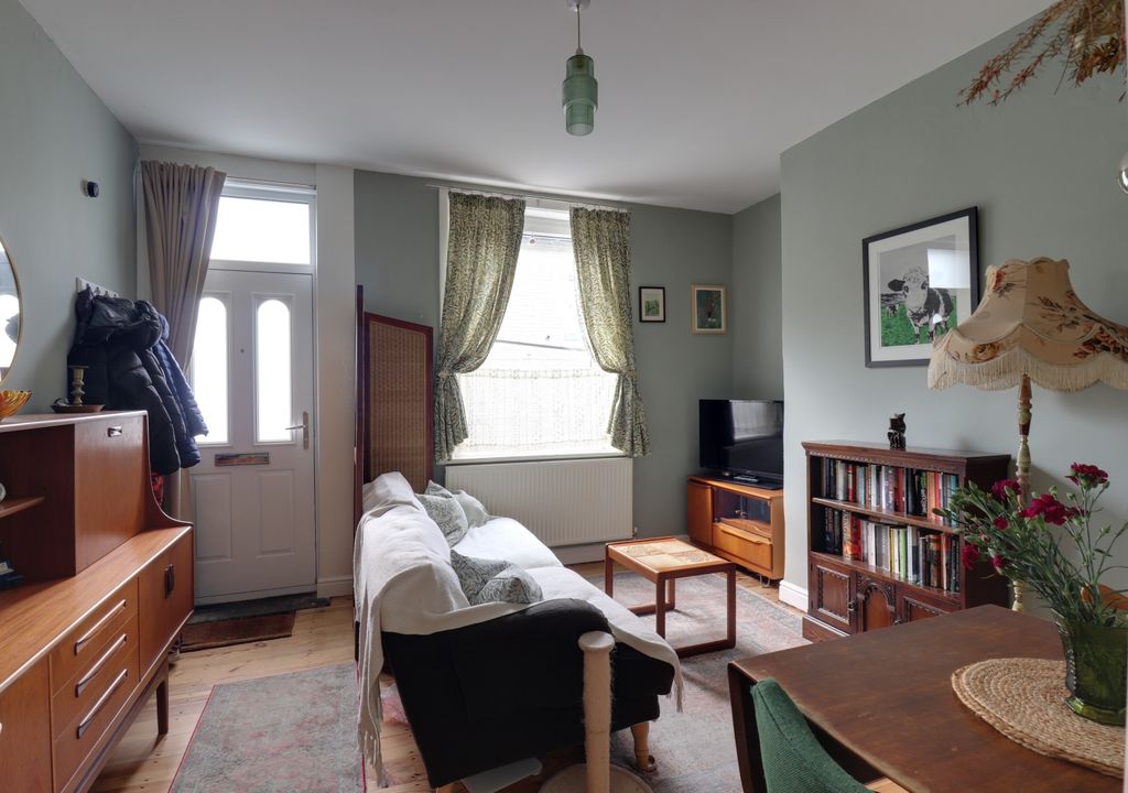 Property photo 2 of 14 Lounge 1