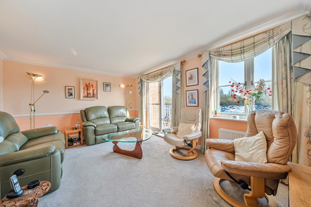 Property photo 2 of 21 Lounge