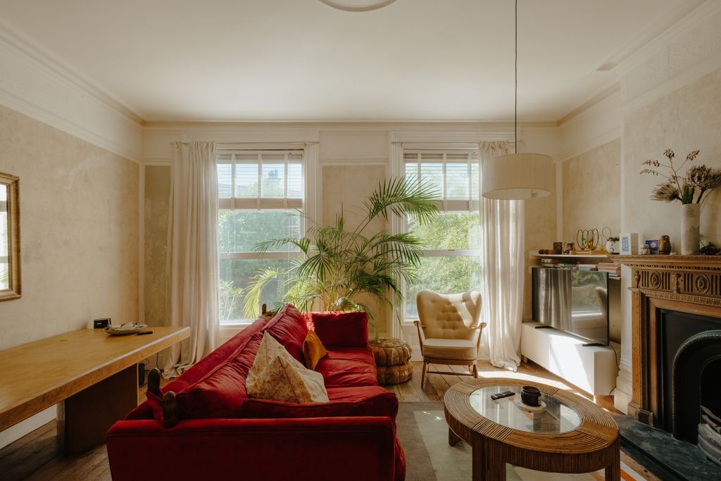 Property photo 1 of 23 Croft-Hastings-Quarryterrace-Interior-7