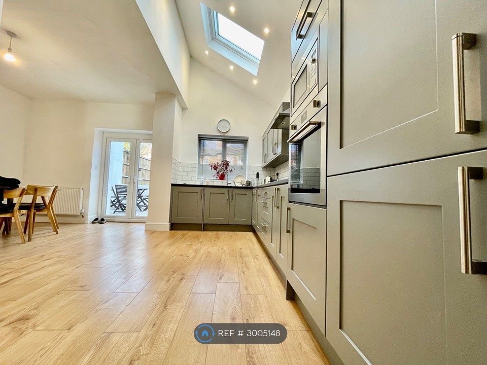 Property photo 3 of 12 Kitchen/Diner