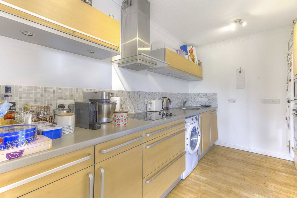 Property photo 3 of 6