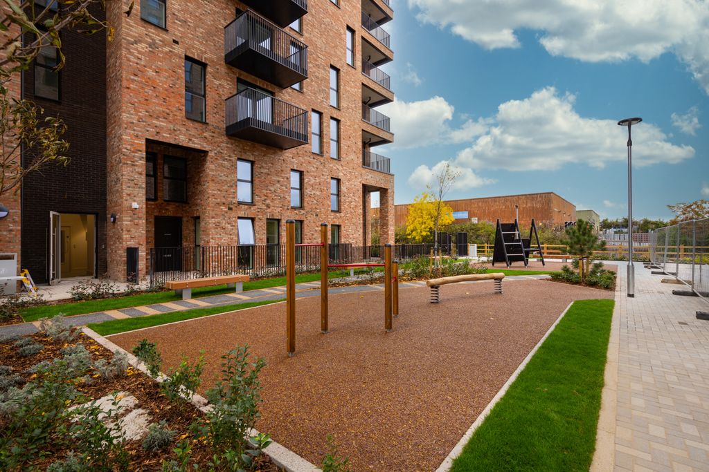 Property photo 2 of 19