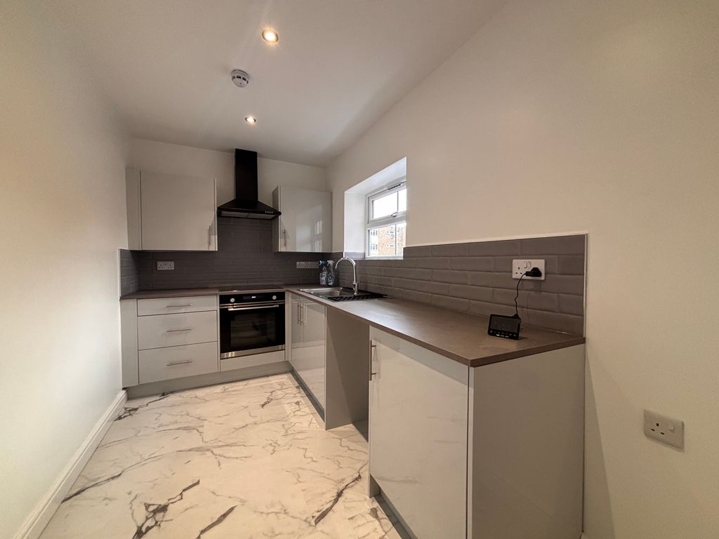 Property photo 2 of 7 Kitchen