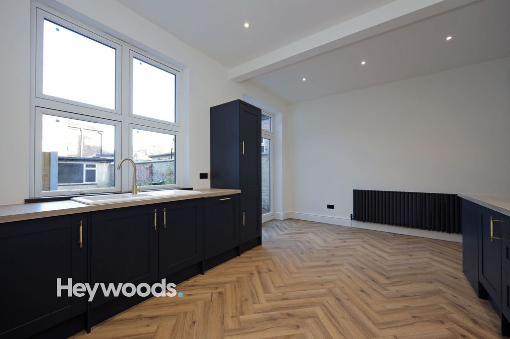 Property photo 2 of 44