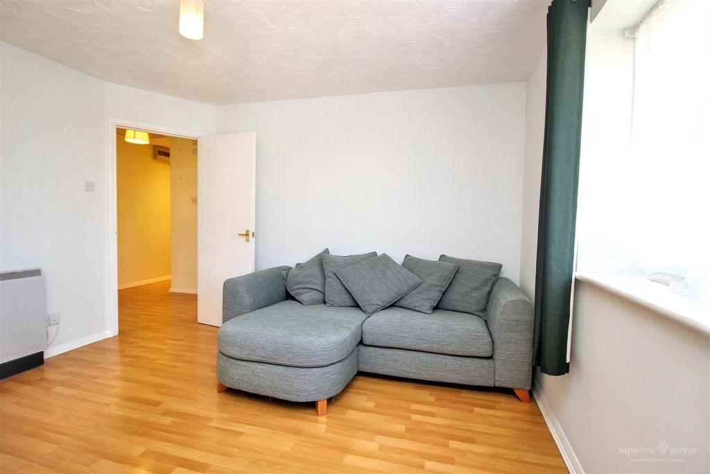 Property photo 2 of 10 Living Room