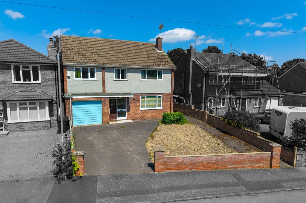 Property photo 2 of 25