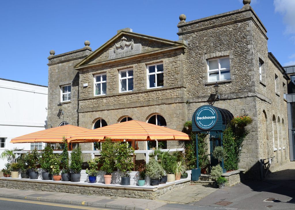 Property photo 1 of 4