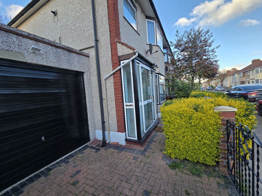 Property photo 2 of 15 Gallery