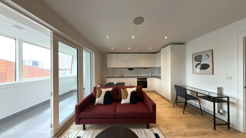 Property photo 1 of 23 Living Room