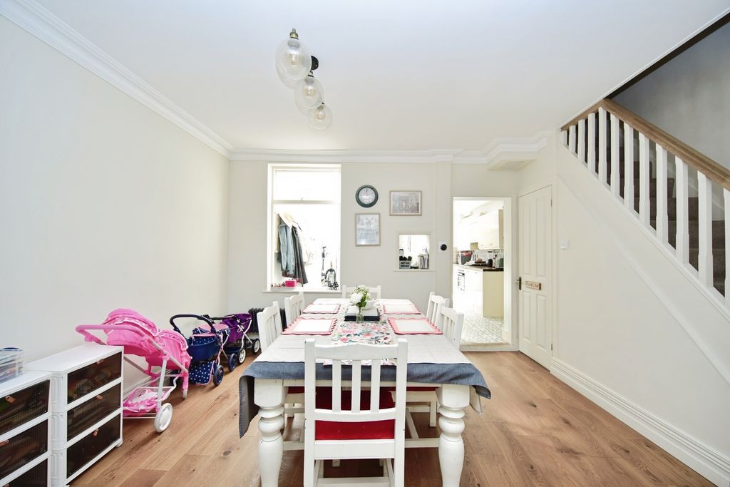 Property photo 3 of 17 Dining Room