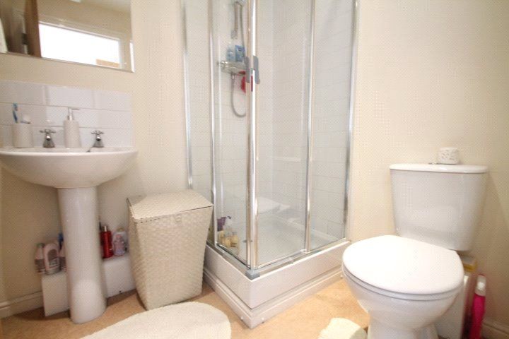 Property photo 3 of 7 Bathroom