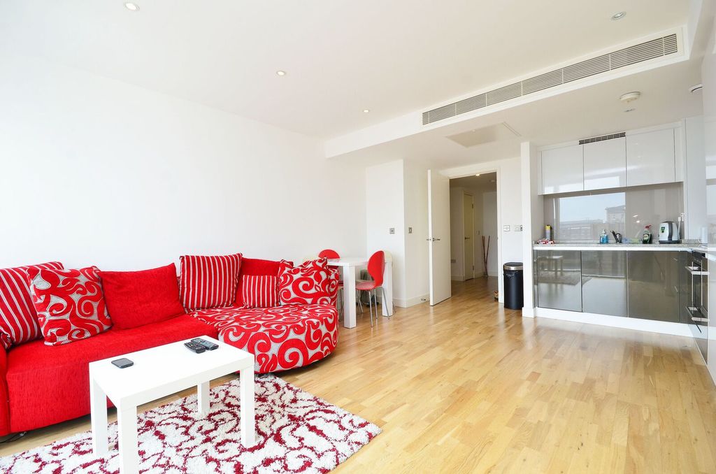 Property photo 2 of 7