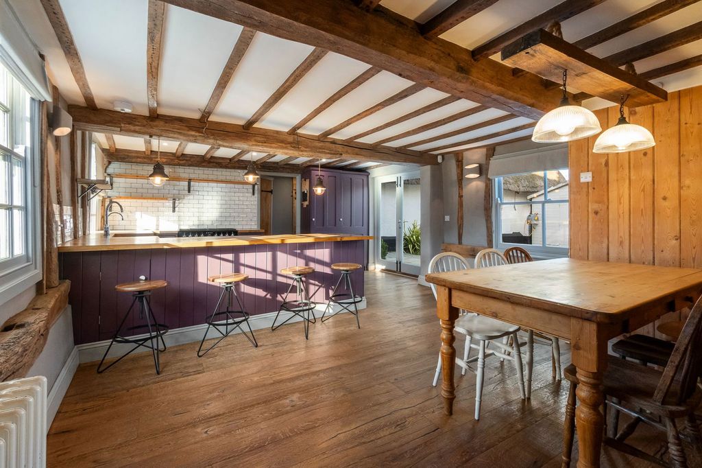 Property photo 2 of 26