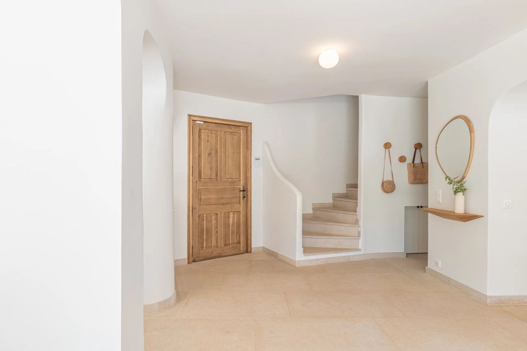 Property photo 3 of 27