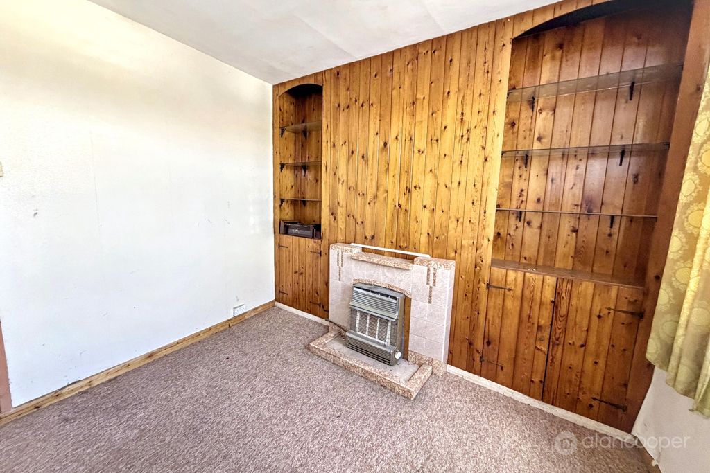 Property photo 3 of 13 4865404