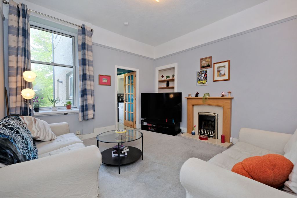Property photo 2 of 32
