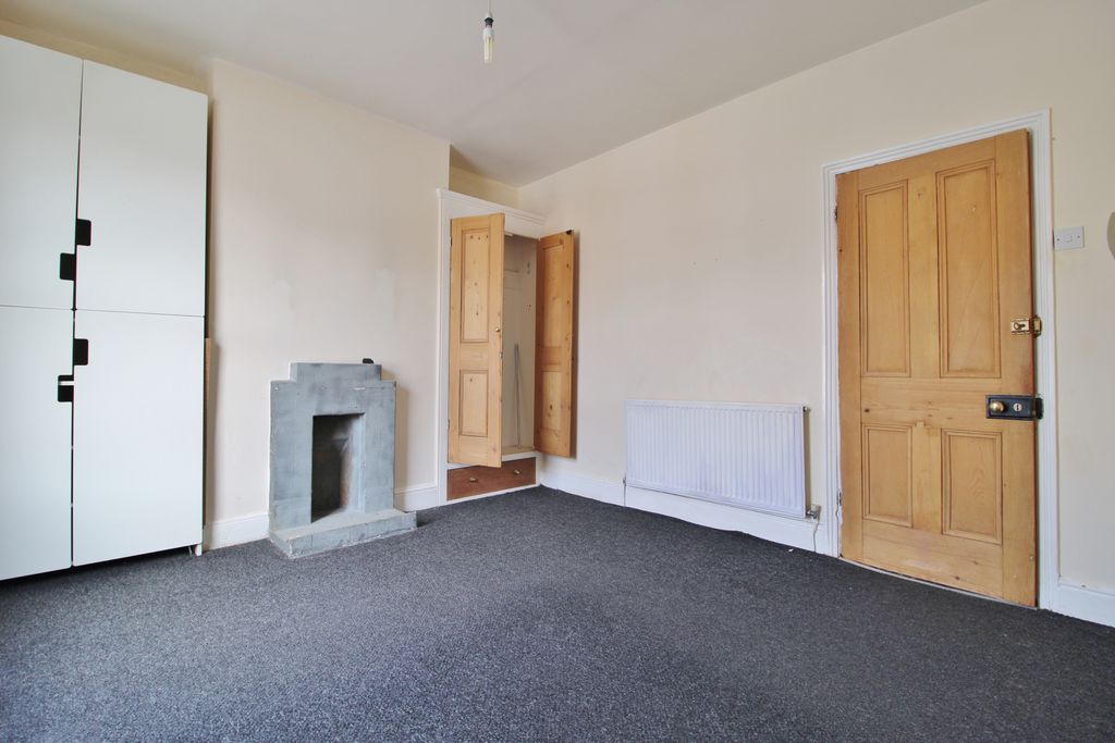 Property photo 3 of 14