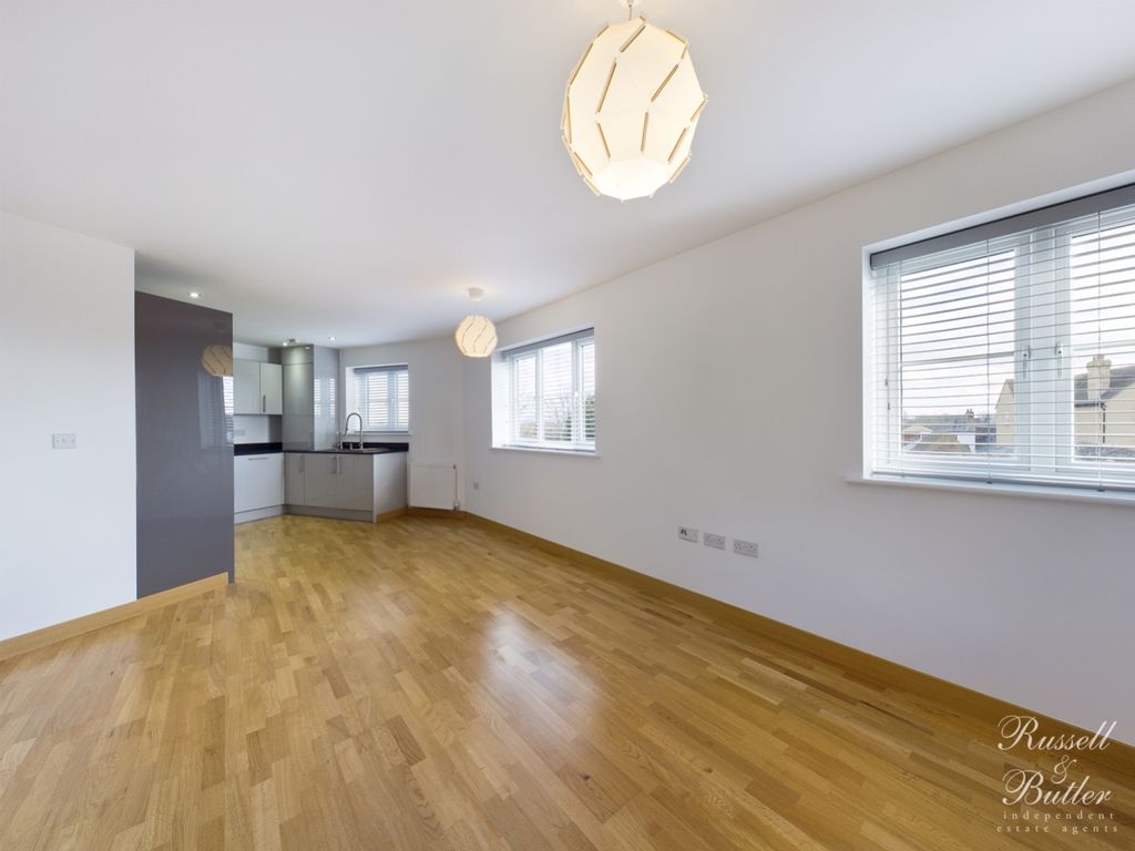 Property photo 3 of 11 Lrg_Cam00829P1-Pr0082-Still02