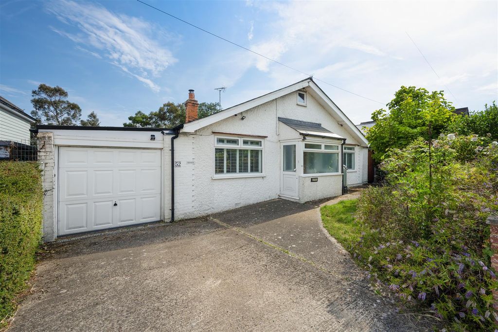 Property photo 1 of 18 Queens Road, Tankerton, Whitstable