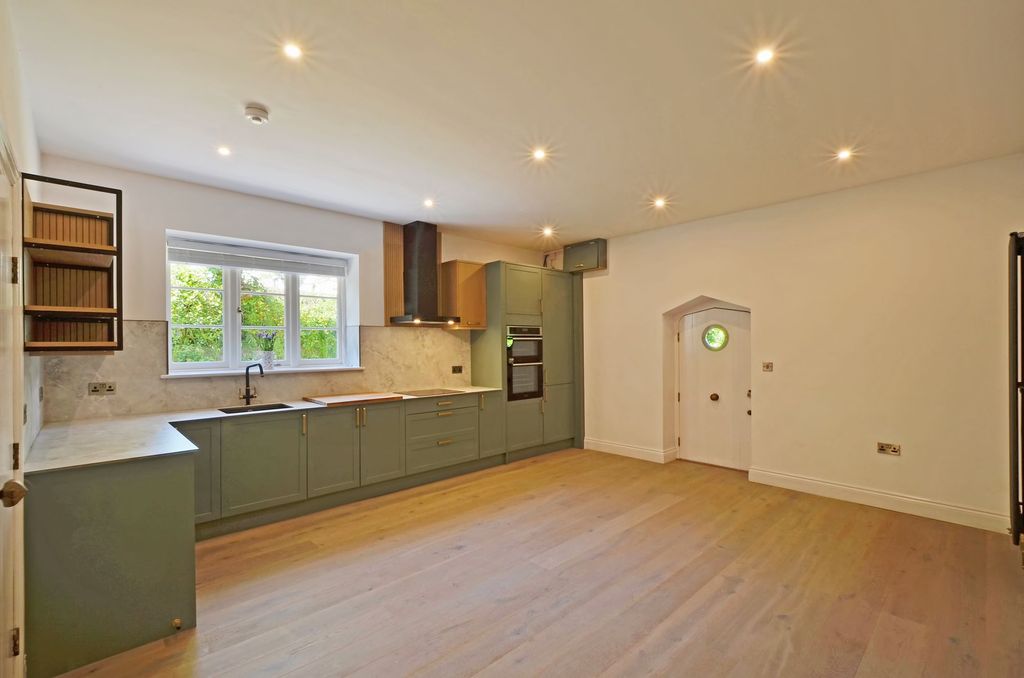 Property photo 2 of 38