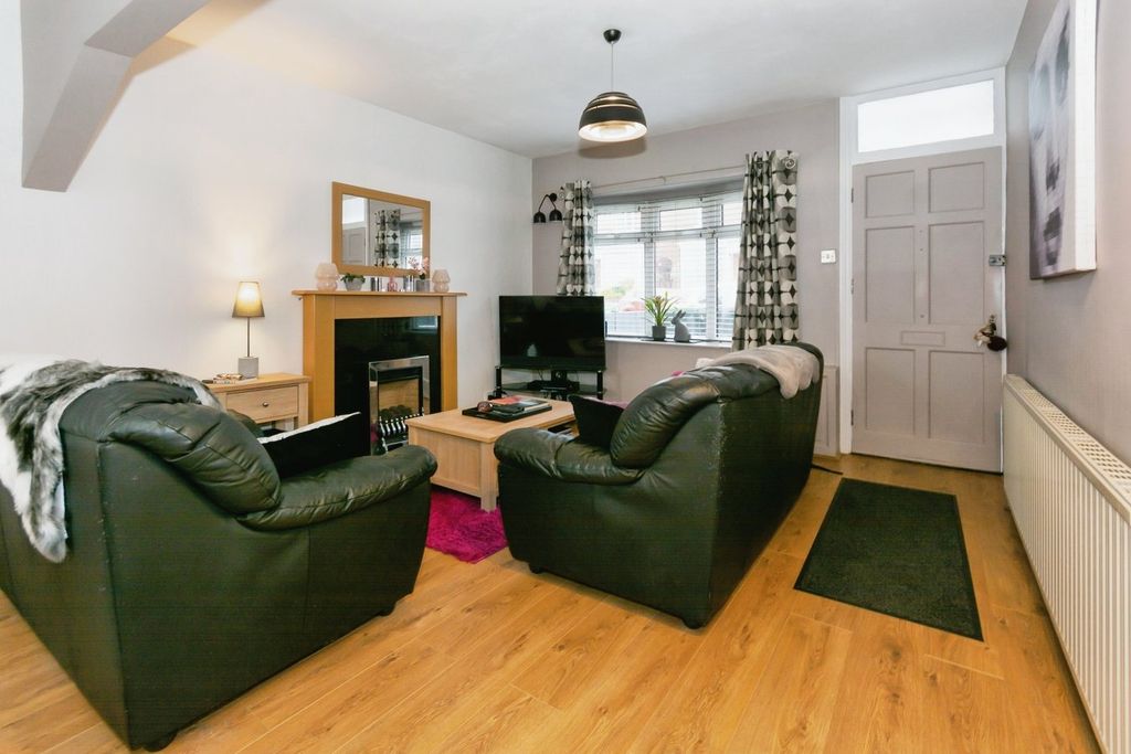 Property photo 2 of 21