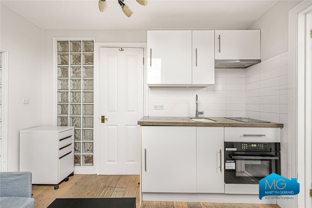 Property photo 3 of 15 Picture No. 16