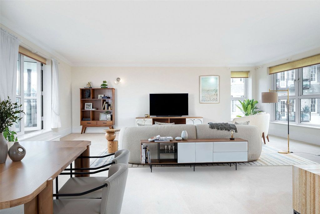 Property photo 2 of 19 Picture No. 27