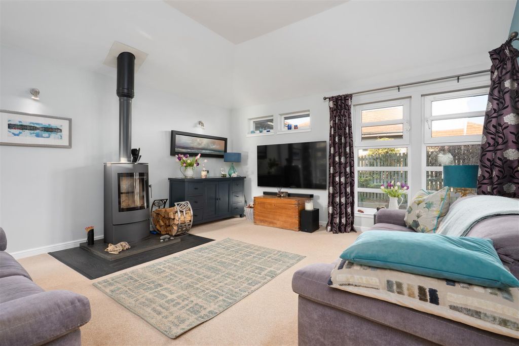 Property photo 3 of 54 19Hunterhallpl-0016.Jpg
