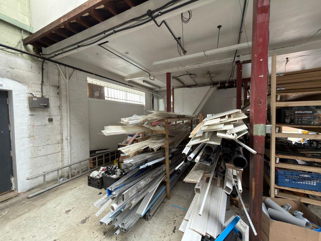 Property photo 2 of 11