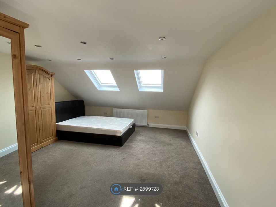 Property photo 3 of 18 Room 02-01