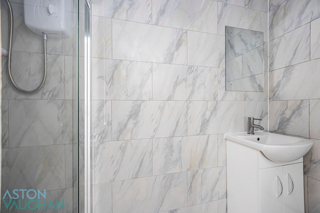 Property photo 3 of 9 4882572