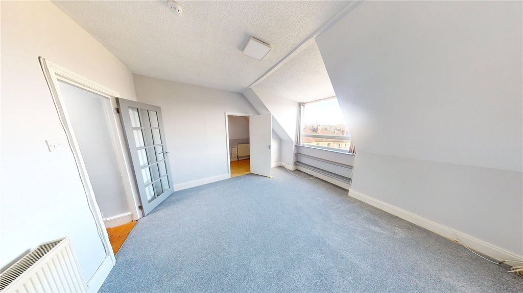 Property photo 3 of 7 Picture No. 09