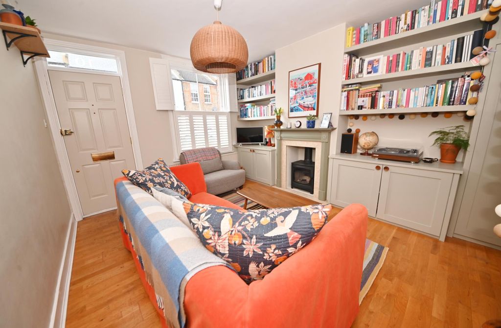 Property photo 2 of 9