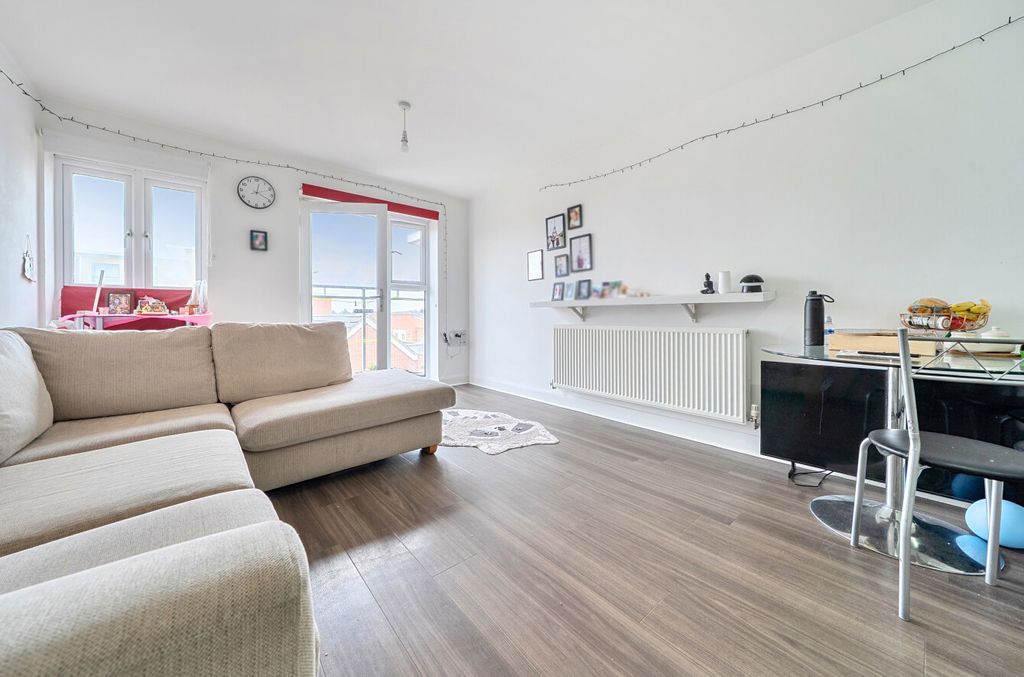 Property photo 2 of 11 1434146-8-69cd461...