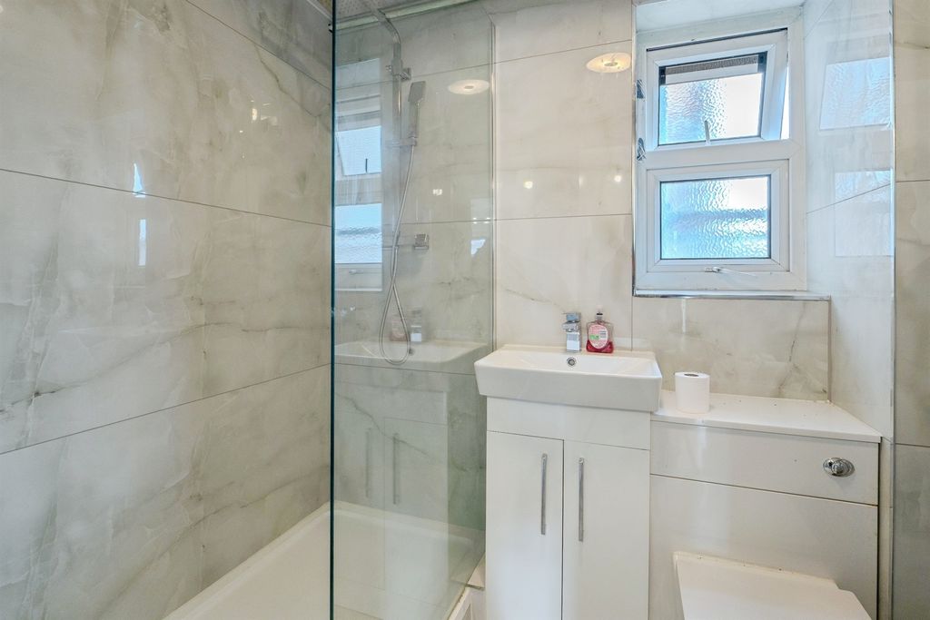 Additional image 14 of 1 bed flat for saleScalpay Close, Leicester LE4