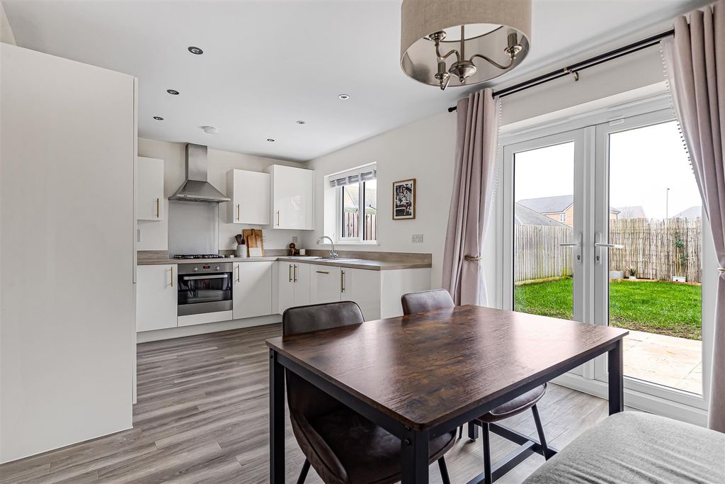 Property photo 2 of 16 20_70142.Jpg